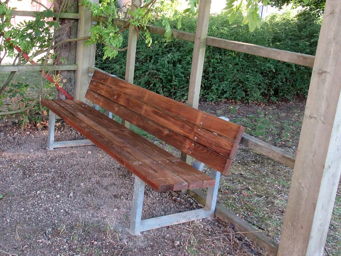 le banc de droite, après travaux